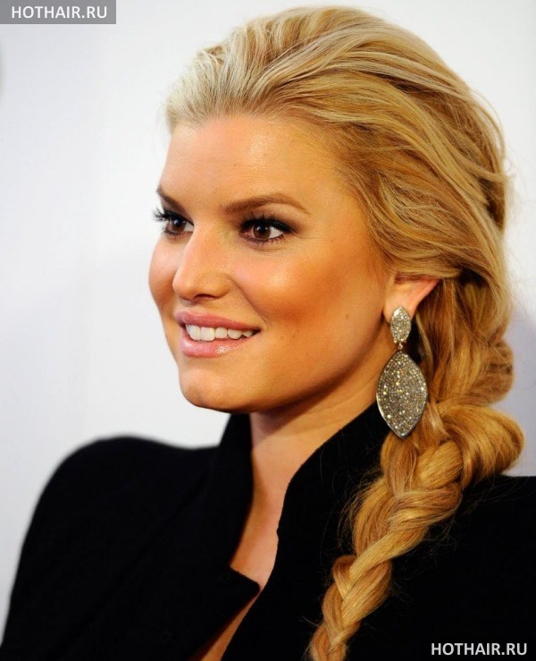 домашняя прическа на длинных волосах