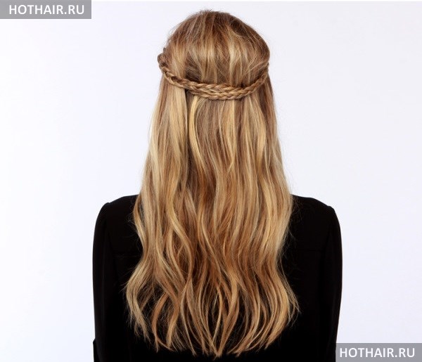 домашняя прическа на длинных волосах