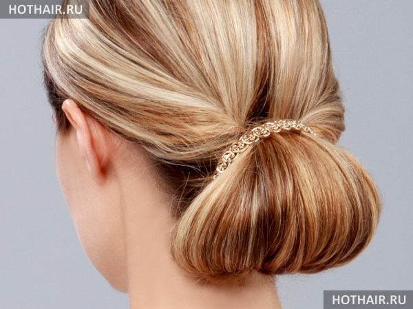 домашняя прическа на длинных волосах