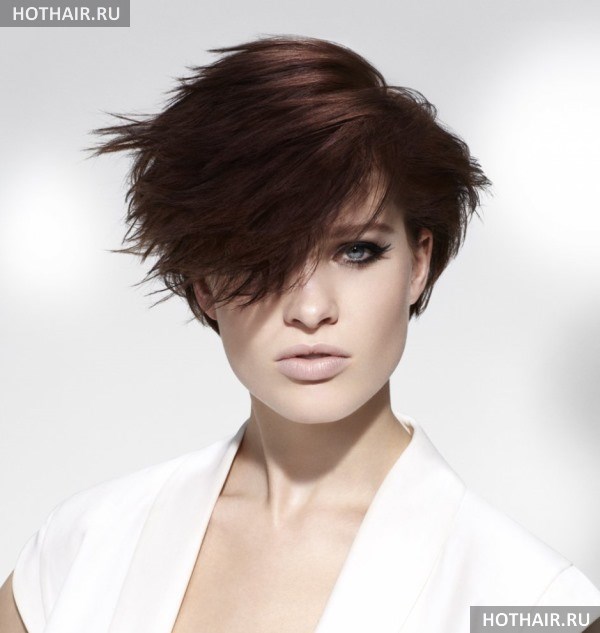 стрижки с длинной челкой