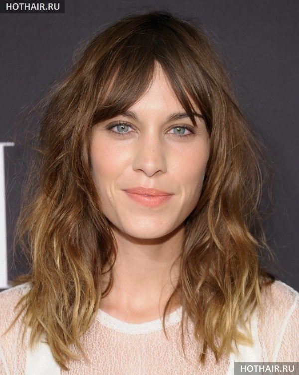 стрижки с длинной челкой