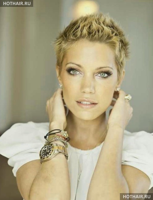 Модные короткие стрижки ежик