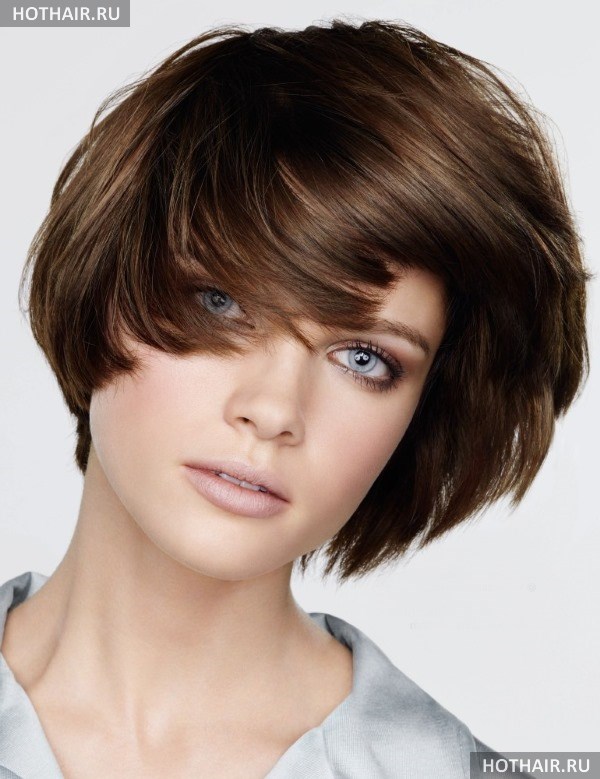 Какой цвет волос подойдет к бледной коже и голубым глазам?