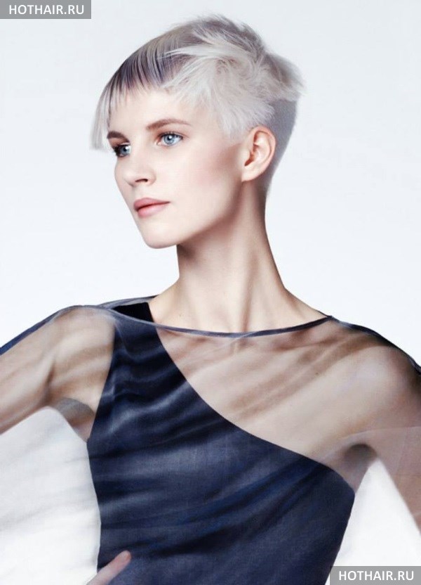 Какой цвет волос подойдет к бледной коже и голубым глазам?