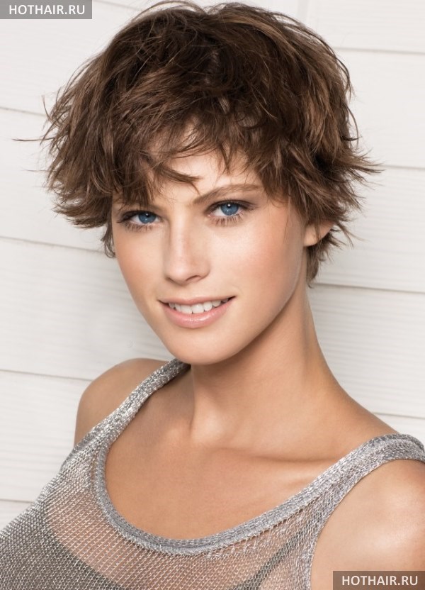 Какой цвет волос подойдет к бледной коже и голубым глазам?