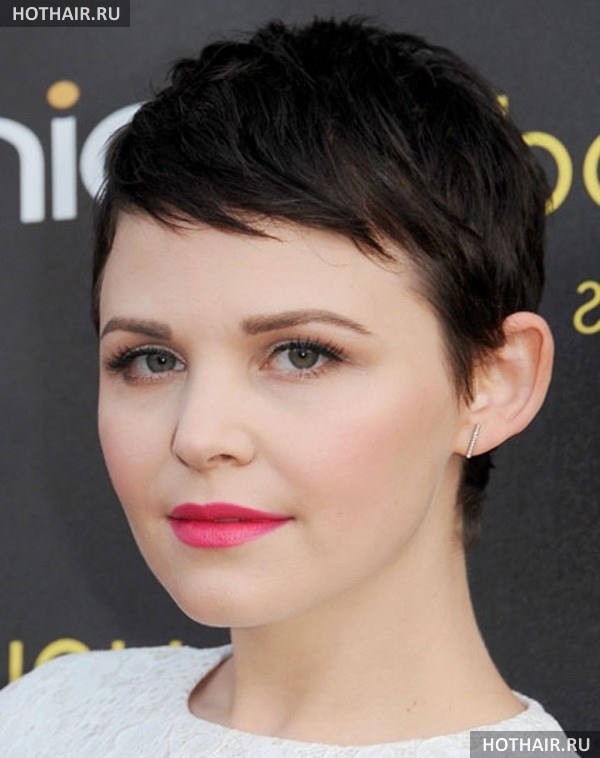 стрижки с короткой челкой