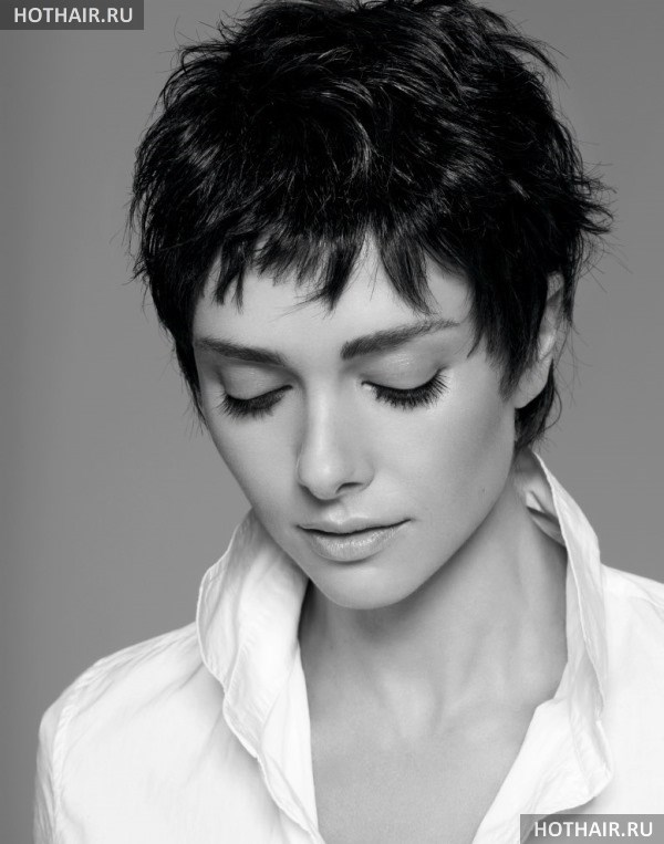 стрижки с короткой челкой