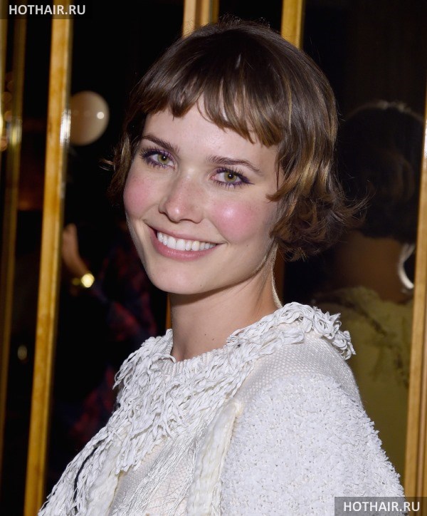 стрижки с короткой челкой