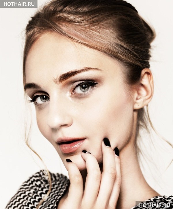 цвет волос под светлый цвет глаз