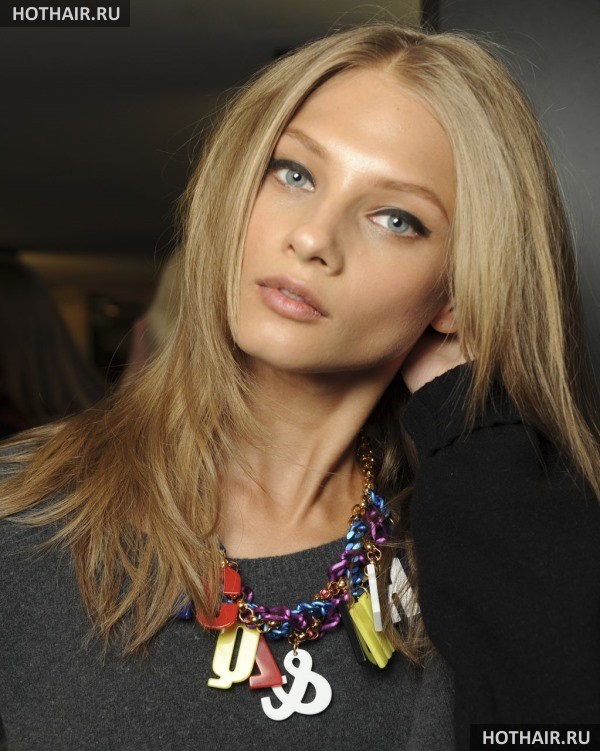 цвет волос под светлый цвет глаз