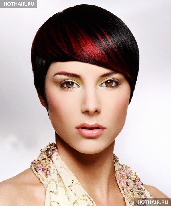 Асимметричная стрижка на короткие волосы