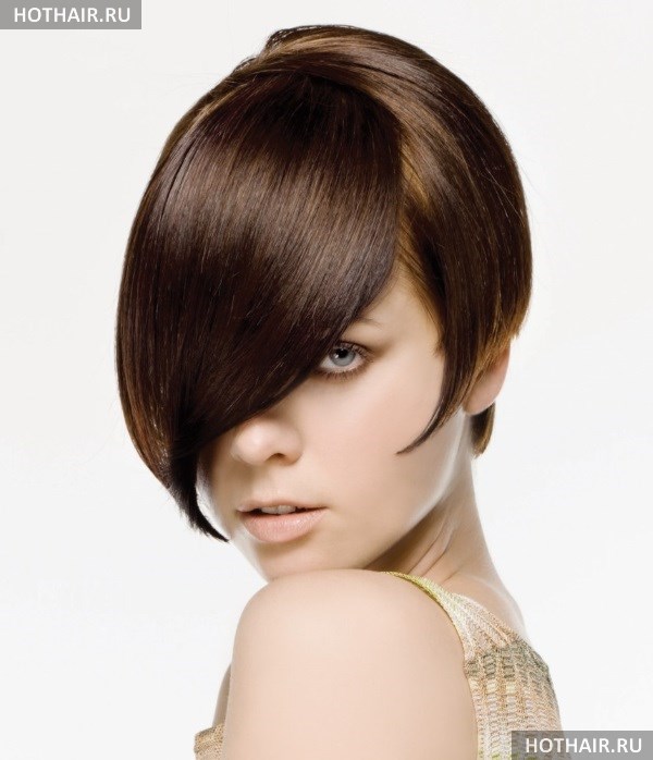Асимметричная стрижка на короткие волосы