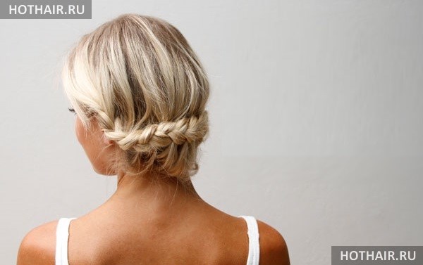 прическа на средние волосы