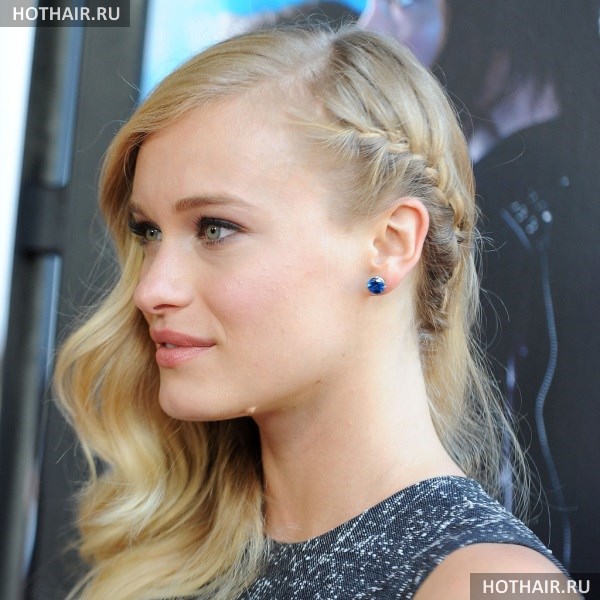 прическа на средние волосы